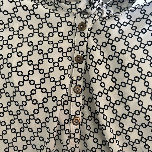 41 Hawthorn V Neck Blouse - Picture 3 of 4